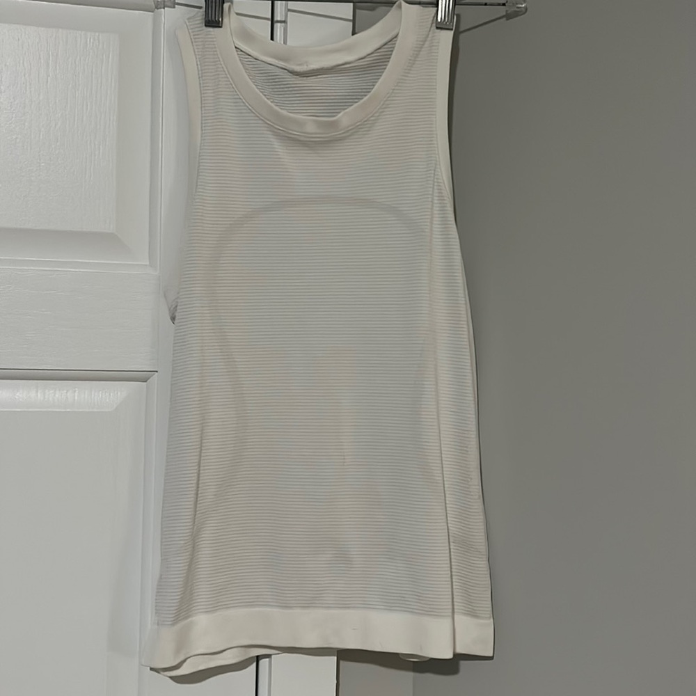 lulu white swiftly size 6